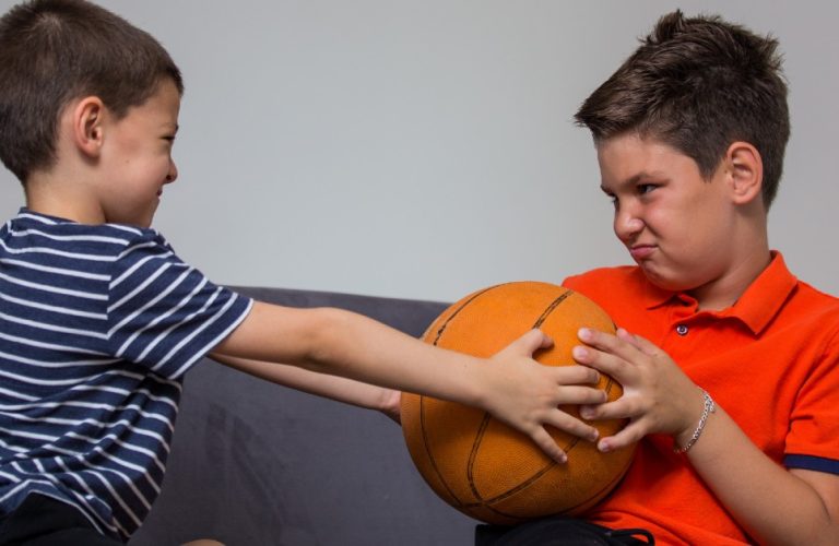 Rivalitate între copii